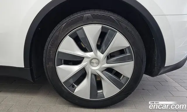 Tesla Model Y 2023 0.2 автомат (гидро), миниатюра 7 Tesla Model Y 2023 0.2 автомат (гидро), миниатюра 7