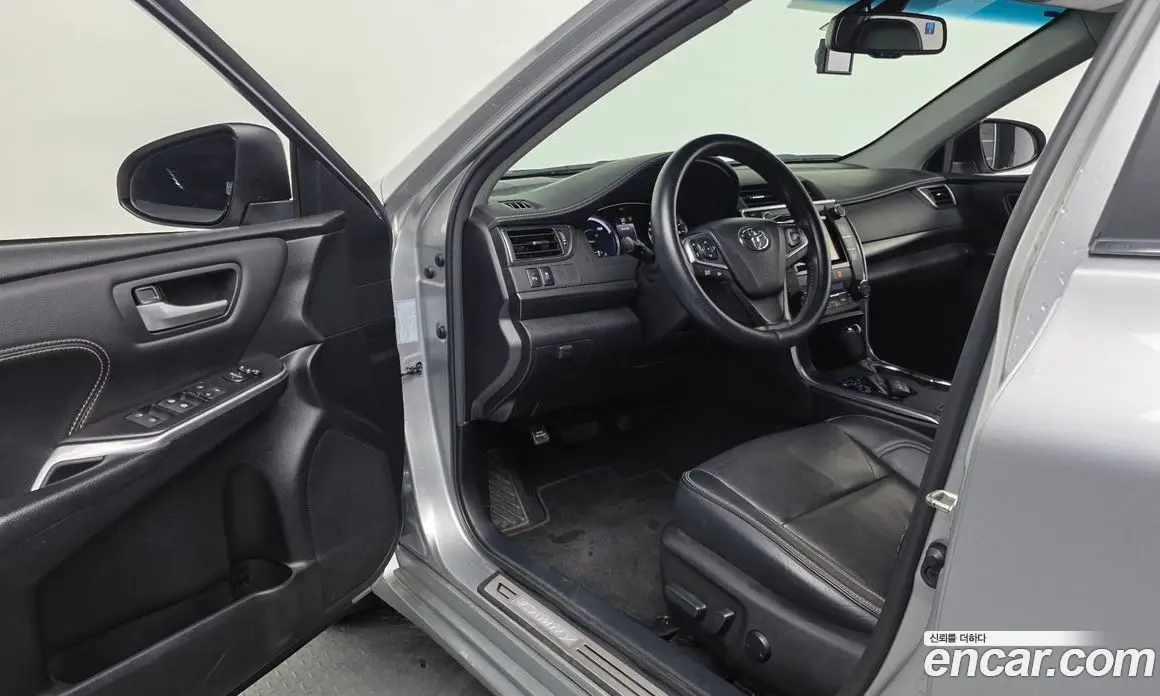 Toyota Camry 2017 2.5 автомат (гидро), фото 10 Toyota Camry 2017 2.5 автомат (гидро), фото 10