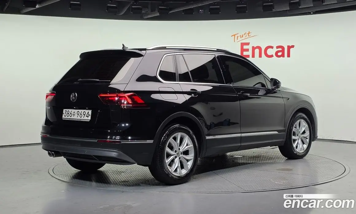 Volkswagen Tiguan 2020 2.0 автомат (гидро), фото 2 Volkswagen Tiguan 2020 2.0 автомат (гидро), фото 2