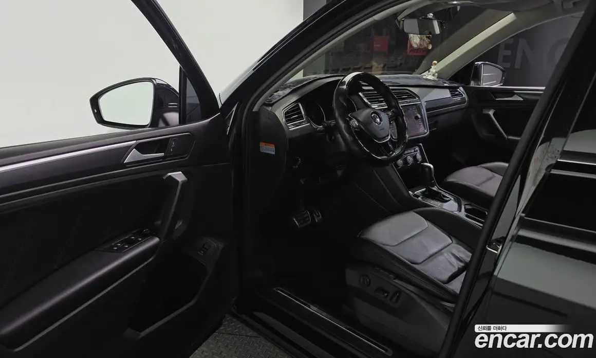 Volkswagen Tiguan 2020 2.0 автомат (гидро), фото 13 Volkswagen Tiguan 2020 2.0 автомат (гидро), фото 13