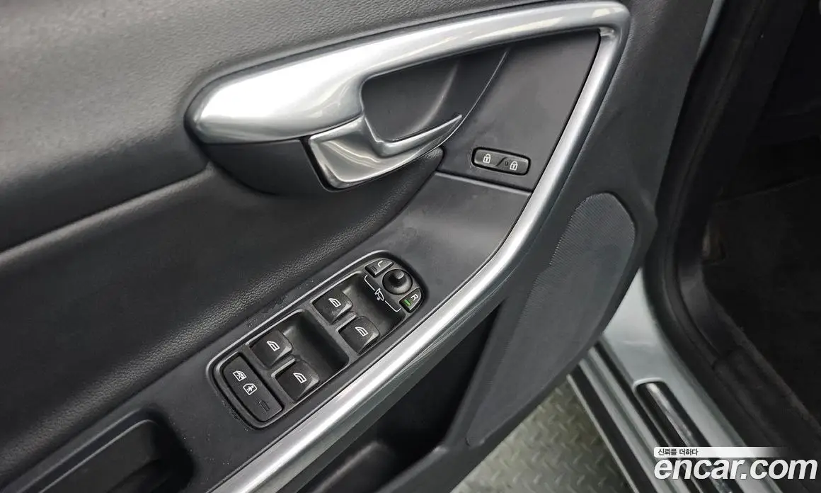 Volvo S60 2015 2.0 автомат (гидро), фото 18 Volvo S60 2015 2.0 автомат (гидро), фото 18