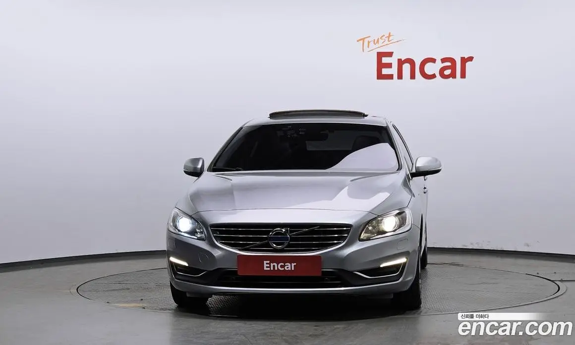 Volvo S60 2015 2.0 автомат (гидро), фото 3 Volvo S60 2015 2.0 автомат (гидро), фото 3