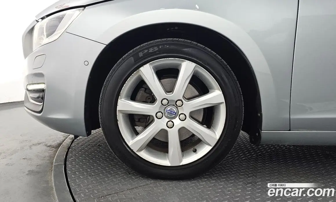 Volvo S60 2015 2.0 автомат (гидро), фото 5 Volvo S60 2015 2.0 автомат (гидро), фото 5