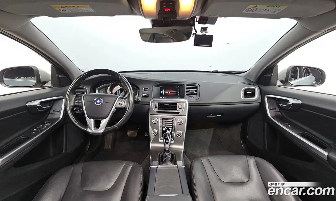 Volvo S60 2015 2.0 автомат (гидро), фото 7 Volvo S60 2015 2.0 автомат (гидро), фото 7