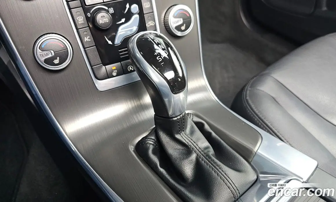 Volvo S60 2015 2.0 автомат (гидро), фото 9 Volvo S60 2015 2.0 автомат (гидро), фото 9