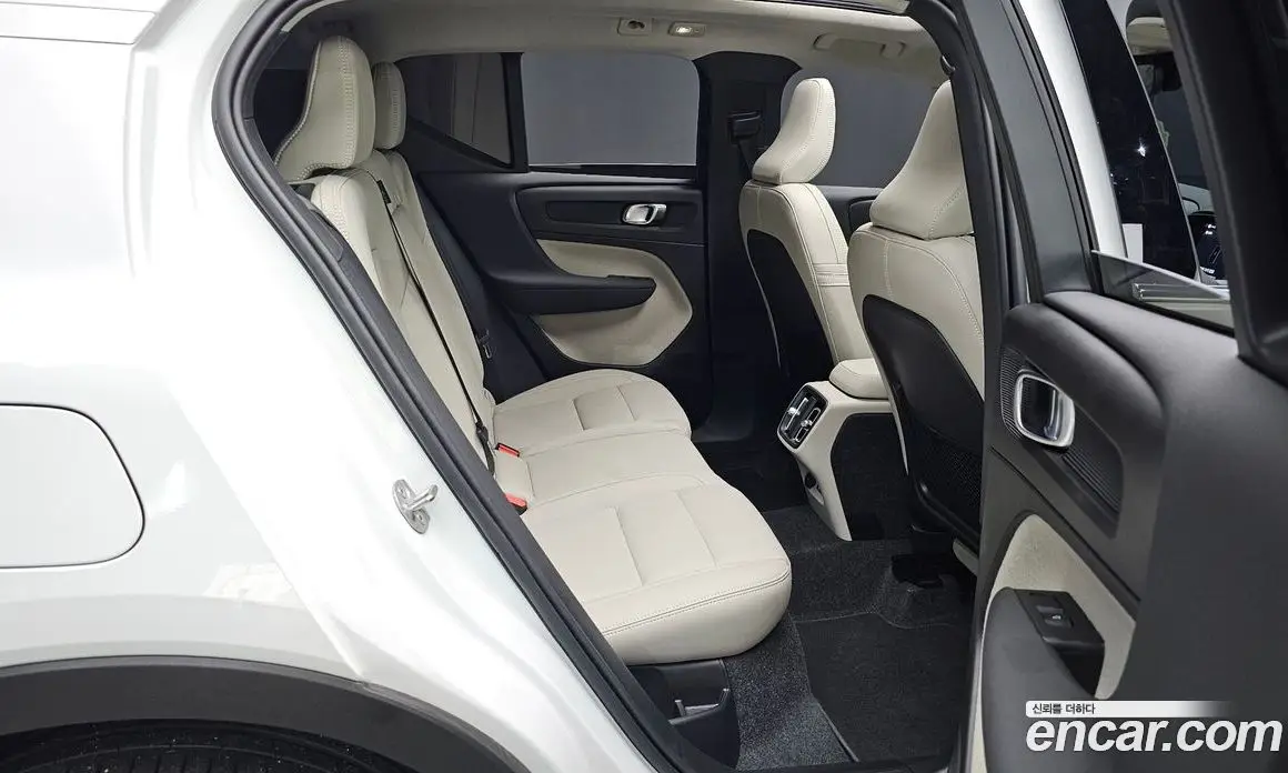 Volvo XC40 2025 2.0 автомат (гидро), фото 11 Volvo XC40 2025 2.0 автомат (гидро), фото 11