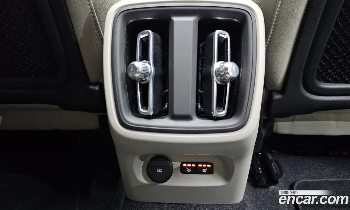 Volvo XC40 2025 2.0 автомат (гидро), фото 17 Volvo XC40 2025 2.0 автомат (гидро), фото 17