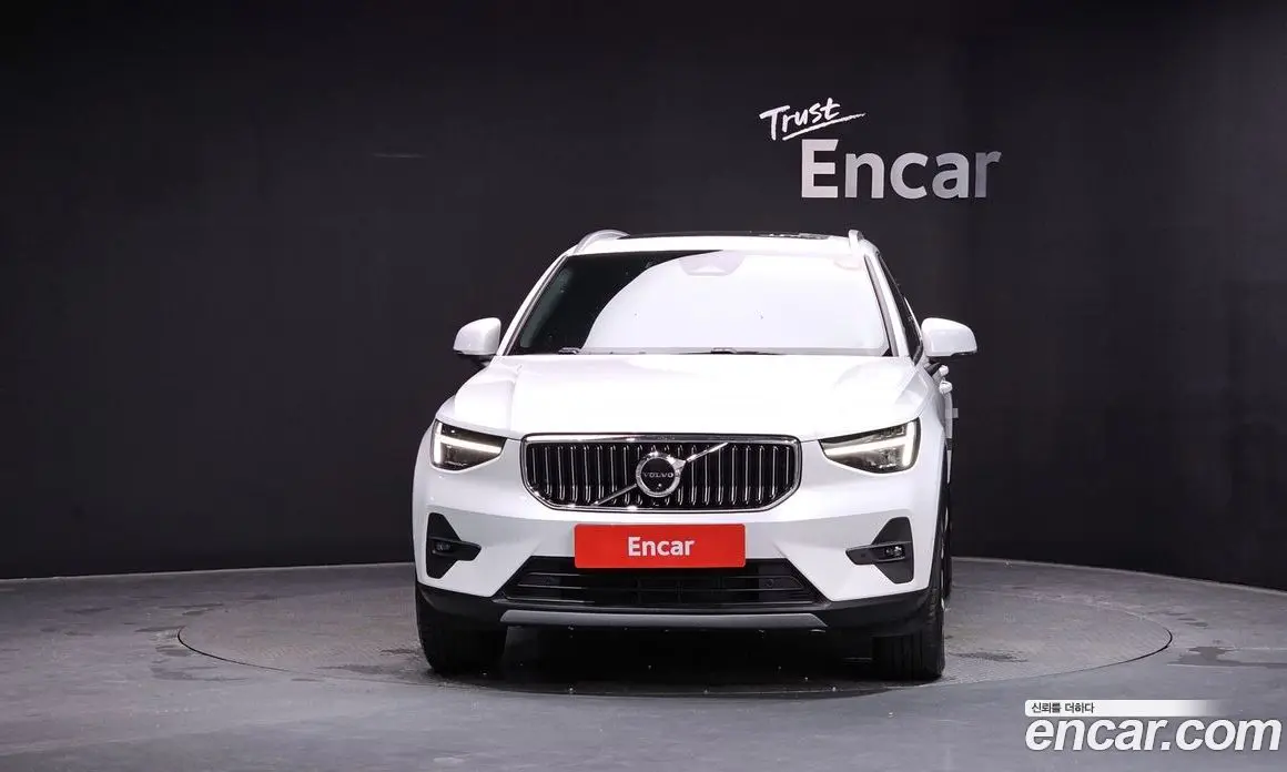 Volvo XC40 2025 2.0 автомат (гидро), фото 3 Volvo XC40 2025 2.0 автомат (гидро), фото 3