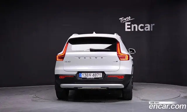 Volvo XC40 2025 2.0 автомат (гидро), миниатюра 4 Volvo XC40 2025 2.0 автомат (гидро), миниатюра 4