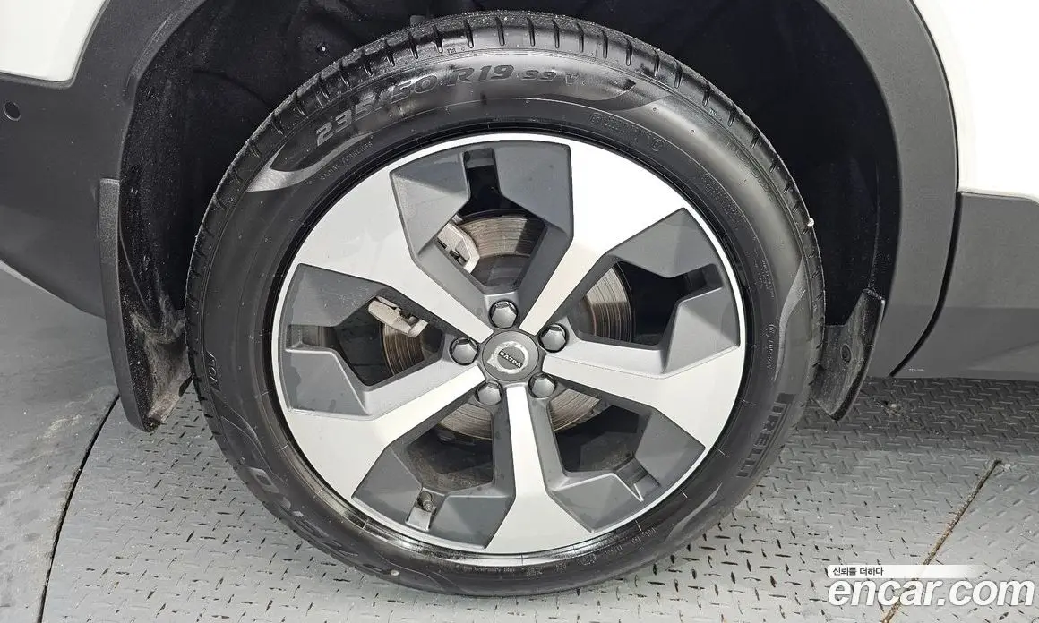 Volvo XC40 2025 2.0 автомат (гидро), фото 5 Volvo XC40 2025 2.0 автомат (гидро), фото 5