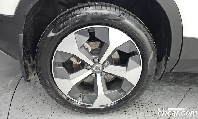 Volvo XC40 2025 2.0 автомат (гидро), миниатюра 5 Volvo XC40 2025 2.0 автомат (гидро), миниатюра 5