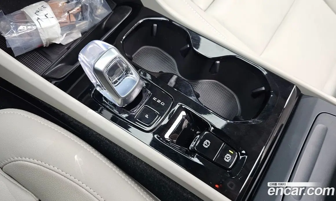 Volvo XC40 2025 2.0 автомат (гидро), фото 9 Volvo XC40 2025 2.0 автомат (гидро), фото 9