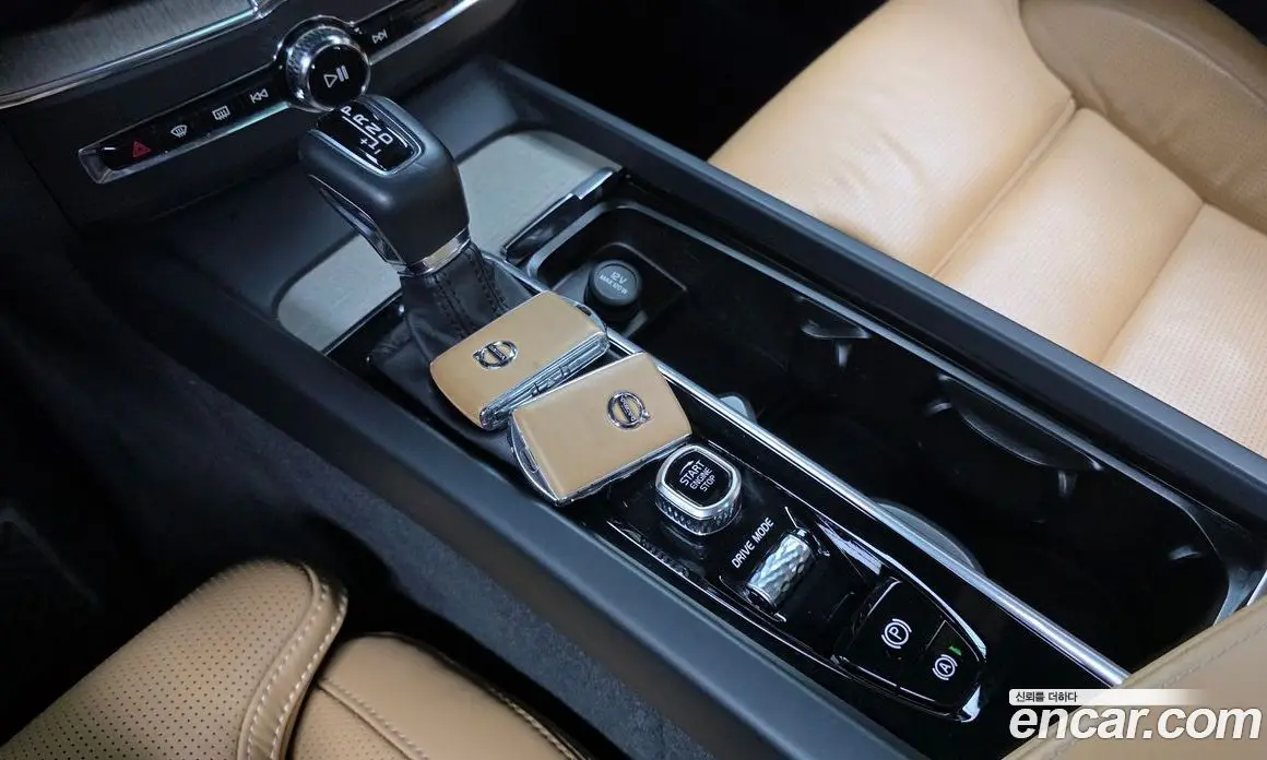 Volvo XC60 2019 2.0 автомат (гидро), фото 11 Volvo XC60 2019 2.0 автомат (гидро), фото 11