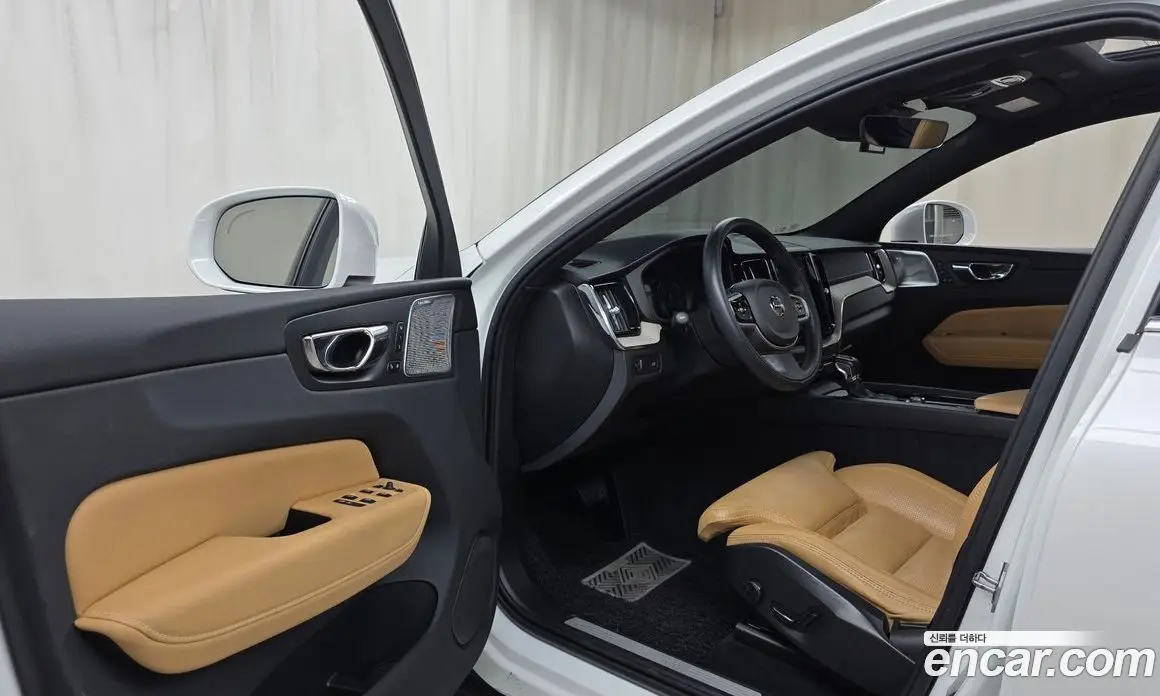 Volvo XC60 2019 2.0 автомат (гидро), фото 12 Volvo XC60 2019 2.0 автомат (гидро), фото 12
