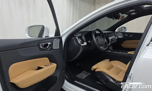 Volvo XC60 2019 2.0 автомат (гидро), миниатюра 12
