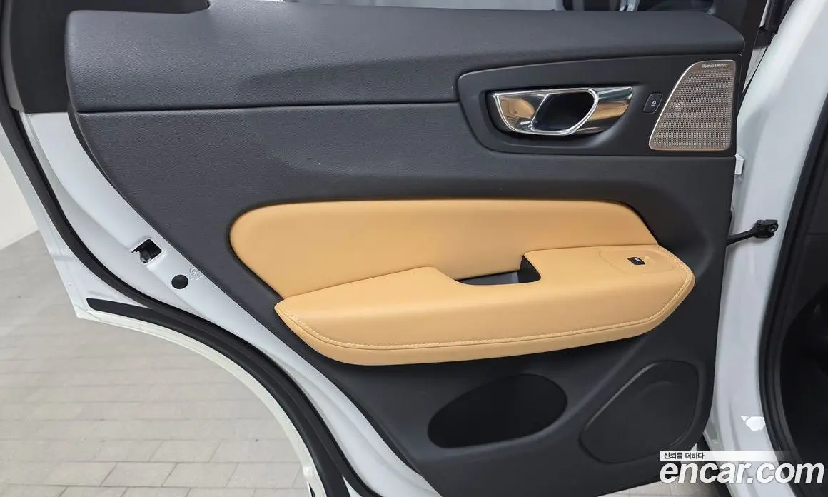 Volvo XC60 2019 2.0 автомат (гидро), фото 14 Volvo XC60 2019 2.0 автомат (гидро), фото 14