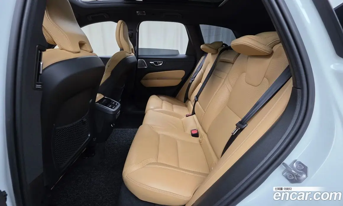 Volvo XC60 2019 2.0 автомат (гидро), фото 17 Volvo XC60 2019 2.0 автомат (гидро), фото 17