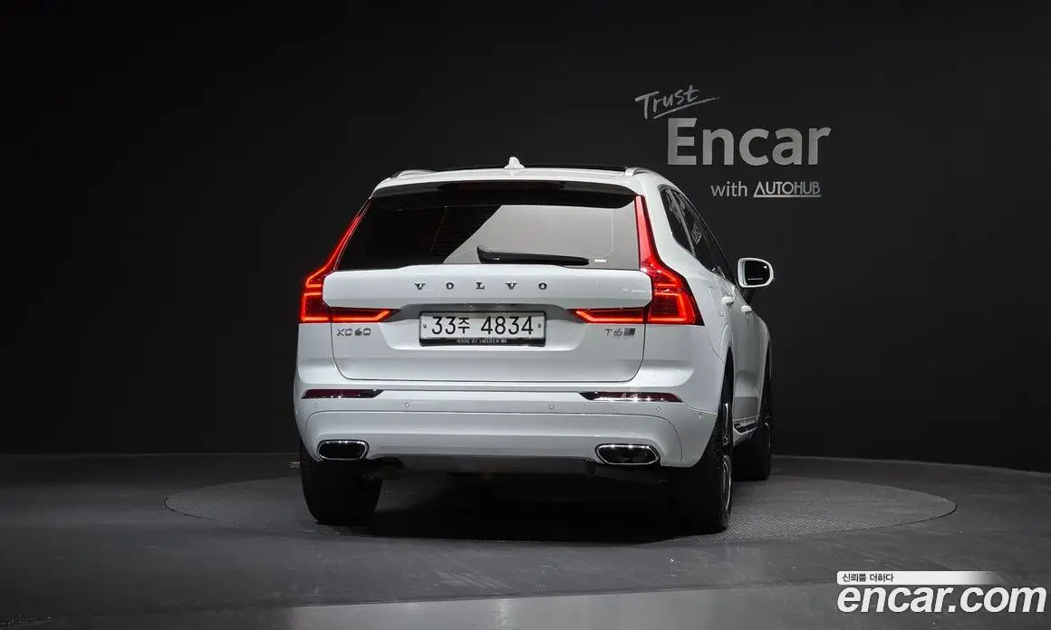 Volvo XC60 2019 2.0 автомат (гидро), фото 3 Volvo XC60 2019 2.0 автомат (гидро), фото 3
