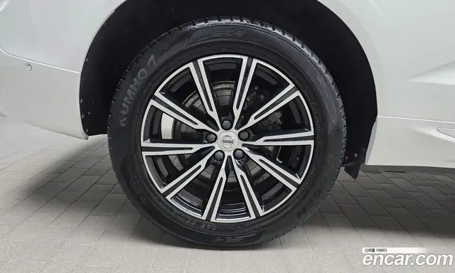 Volvo XC60 2019 2.0 автомат (гидро), миниатюра 4 Volvo XC60 2019 2.0 автомат (гидро), миниатюра 4