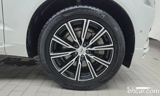 Volvo XC60 2019 2.0 автомат (гидро), миниатюра 6 Volvo XC60 2019 2.0 автомат (гидро), миниатюра 6