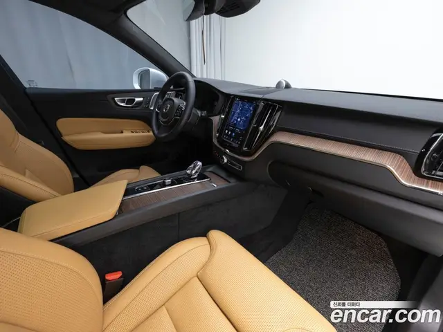Volvo XC60 2023 2.0 автомат (гидро), миниатюра 12