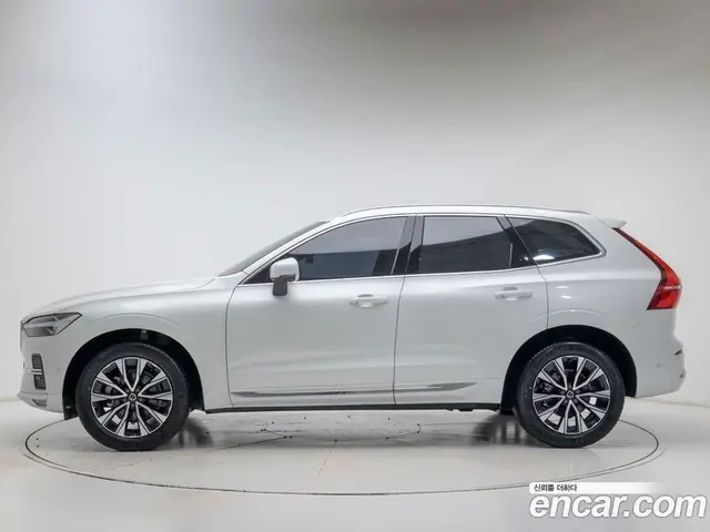 Volvo XC60 2023 2.0 автомат (гидро), миниатюра 3 Volvo XC60 2023 2.0 автомат (гидро), миниатюра 3