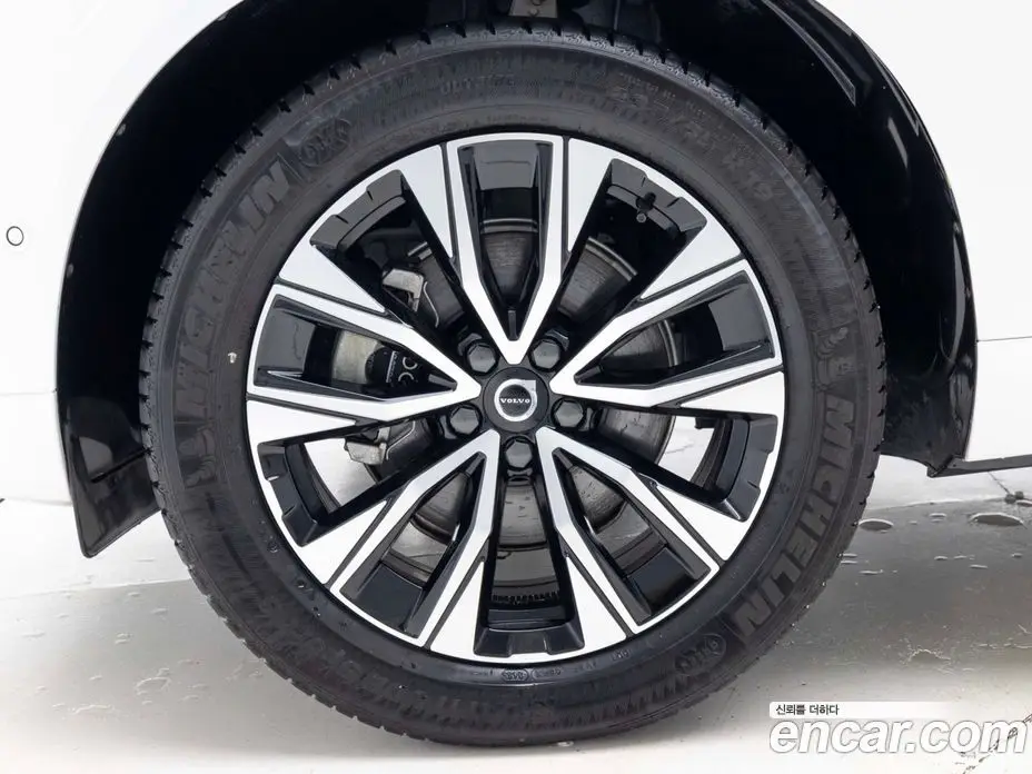 Volvo XC60 2023 2.0 автомат (гидро), фото 6 Volvo XC60 2023 2.0 автомат (гидро), фото 6