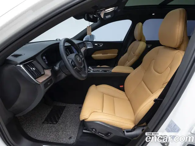 Volvo XC60 2023 2.0 автомат (гидро), миниатюра 10 Volvo XC60 2023 2.0 автомат (гидро), миниатюра 10