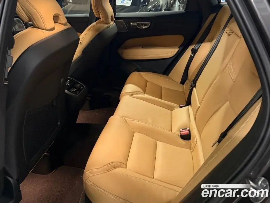 Volvo XC60 2025 2.0 автомат (гидро), фото 8 Volvo XC60 2025 2.0 автомат (гидро), фото 8