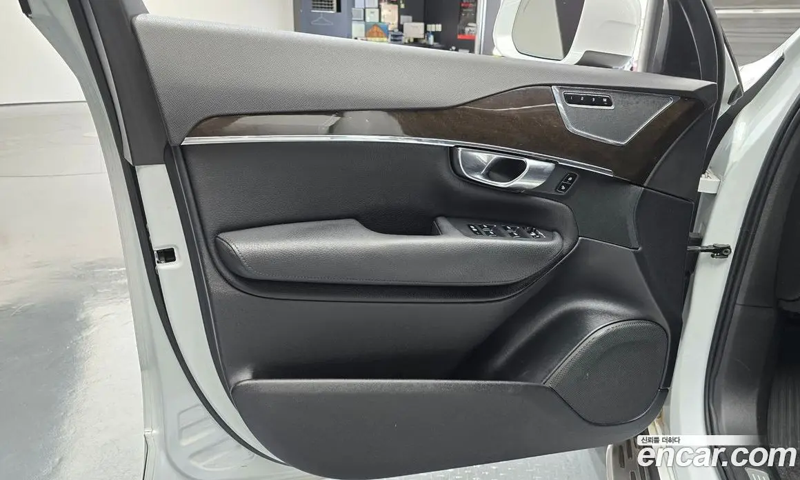 Volvo XC90 2017 2.0 автомат (гидро), фото 14 Volvo XC90 2017 2.0 автомат (гидро), фото 14