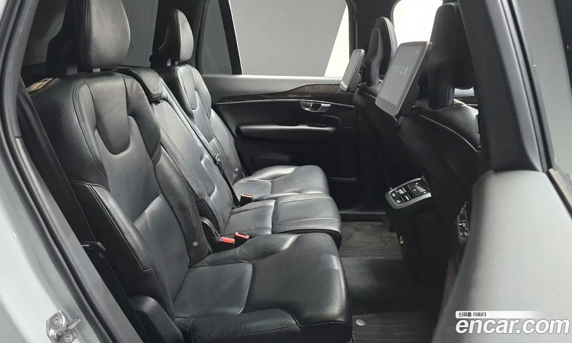 Volvo XC90 2017 2.0 автомат (гидро), фото 17 Volvo XC90 2017 2.0 автомат (гидро), фото 17