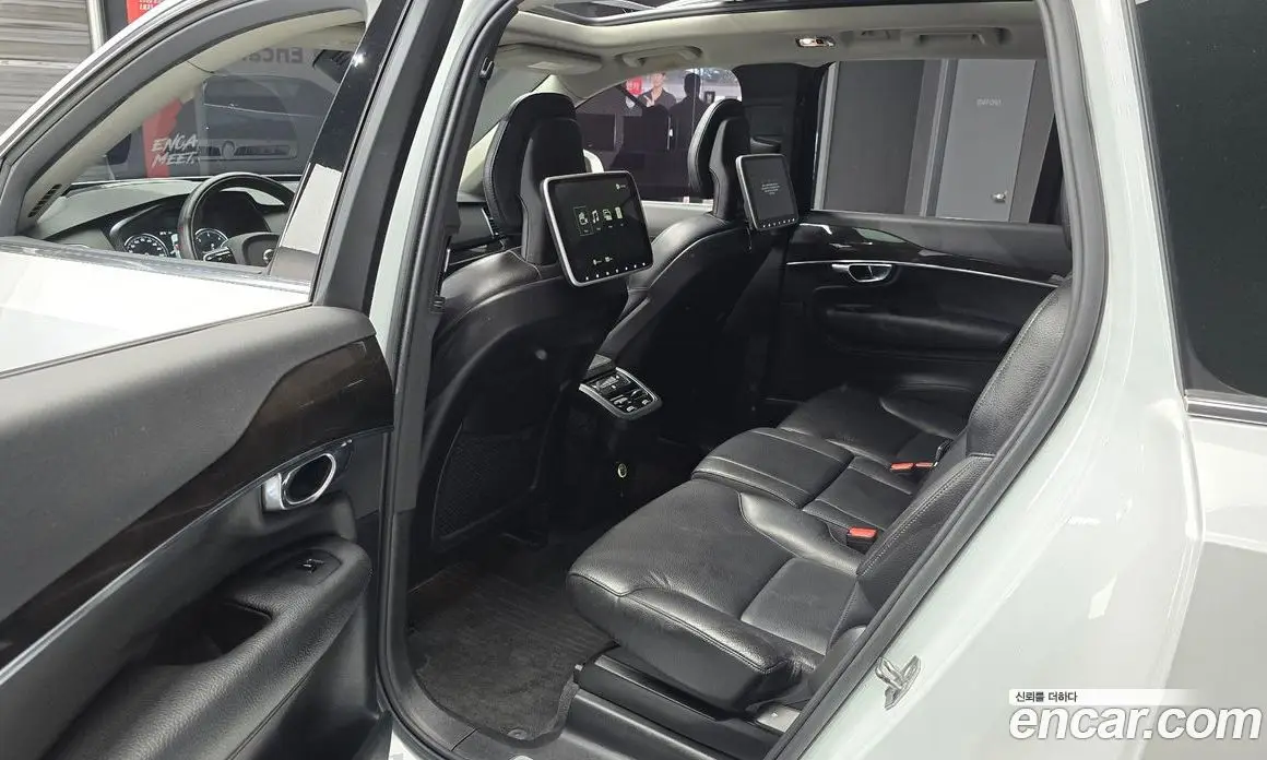 Volvo XC90 2017 2.0 автомат (гидро), фото 18 Volvo XC90 2017 2.0 автомат (гидро), фото 18