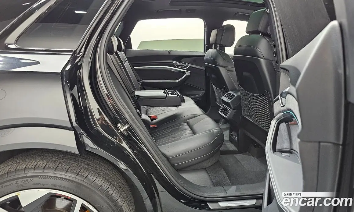 Audi e-tron 2023 0.2 автомат (гидро), фото 17 Audi e-tron 2023 0.2 автомат (гидро), фото 17