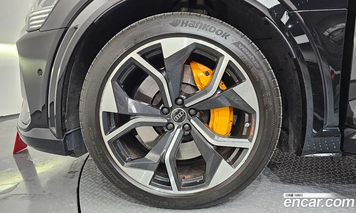 Audi e-tron 2023 0.2 автомат (гидро), фото 5 Audi e-tron 2023 0.2 автомат (гидро), фото 5