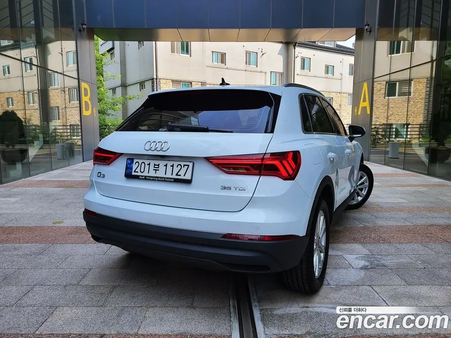 Audi Q3 2022 2.0 автомат (гидро), фото 3