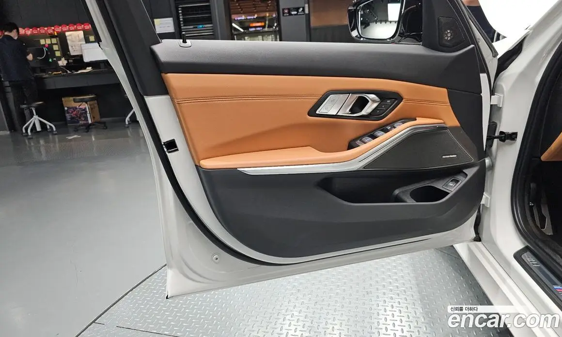 BMW 3 серия 2023 3.0 автомат (гидро), фото 14