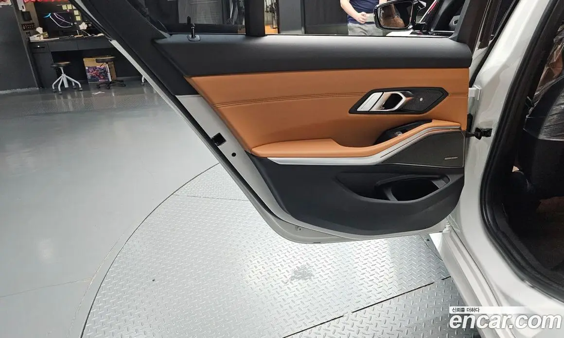 BMW 3 серия 2023 3.0 автомат (гидро), фото 15