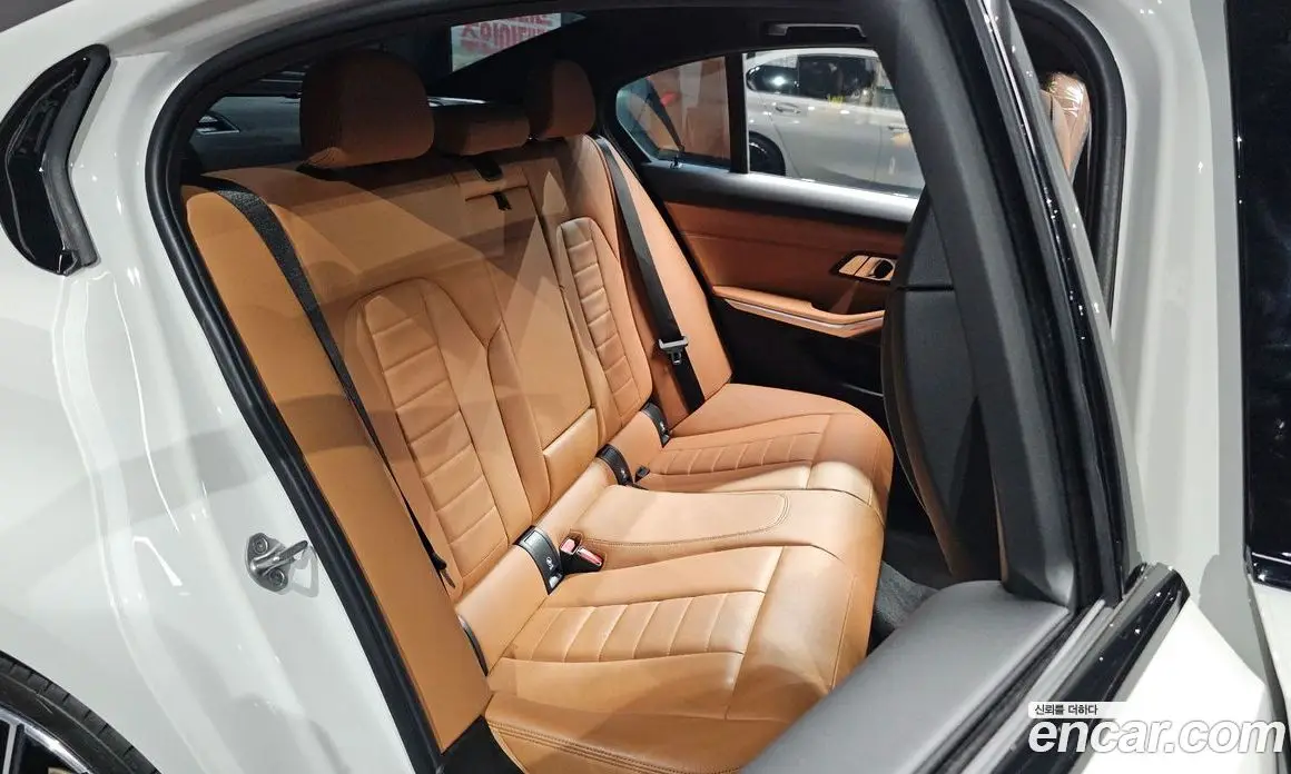 BMW 3 серия 2023 3.0 автомат (гидро), фото 17