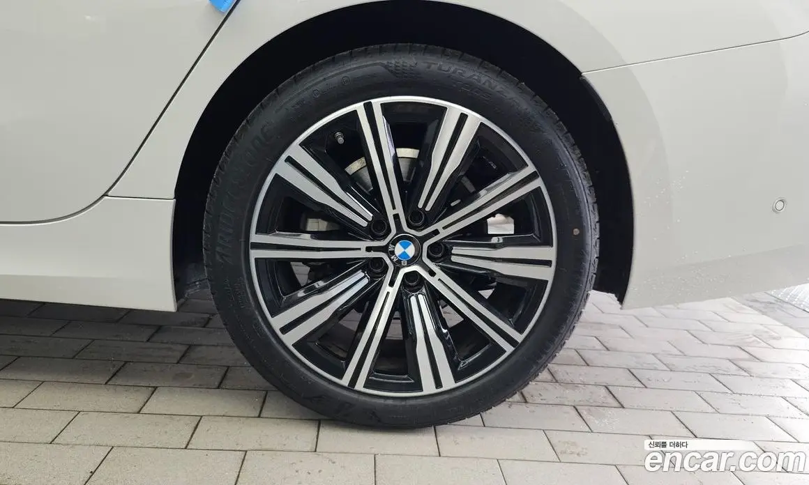 BMW 3 серия 2025 2.0 автомат (гидро), фото 7 BMW 3 серия 2025 2.0 автомат (гидро), фото 7