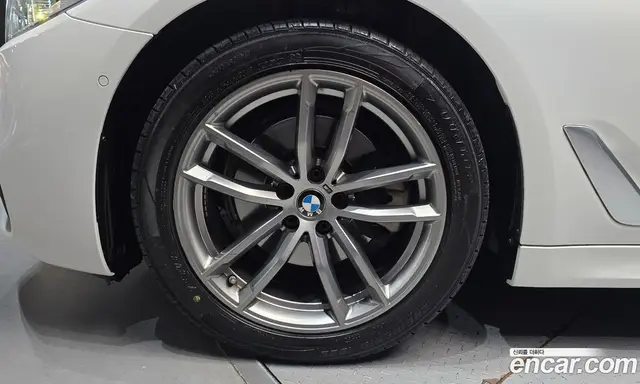 BMW 5 серия 2018 2.0 автомат (гидро), миниатюра 5 BMW 5 серия 2018 2.0 автомат (гидро), миниатюра 5