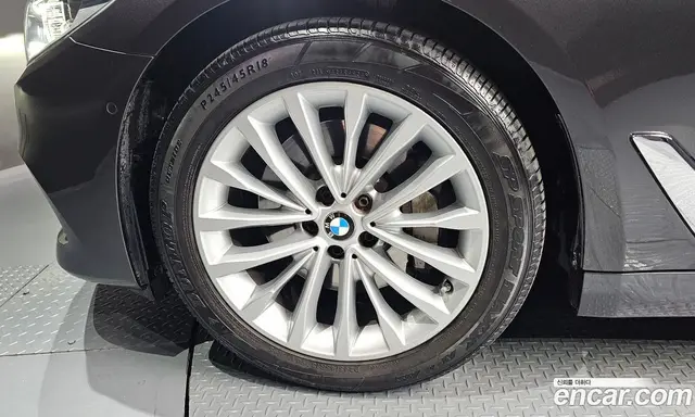 BMW 5 серия 2020 2.0 автомат (гидро), миниатюра 5 BMW 5 серия 2020 2.0 автомат (гидро), миниатюра 5