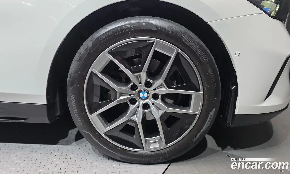 BMW 5 серия 2024 2.0 автомат (гидро), фото 7