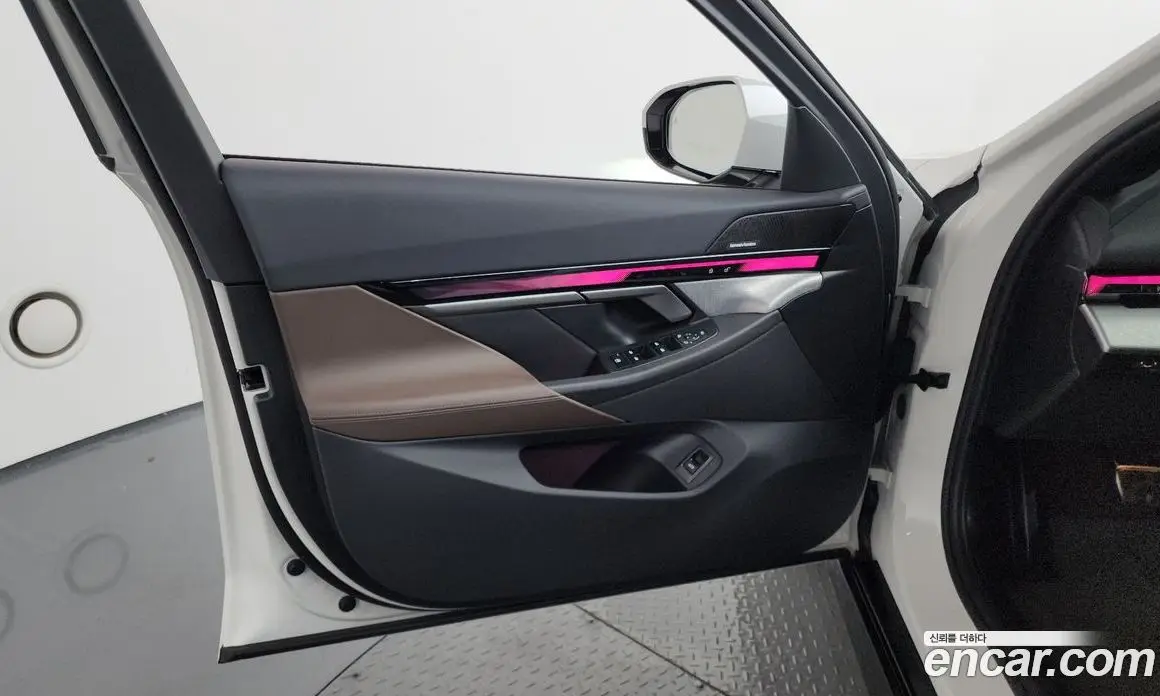 BMW 5 серия 2025 2.0 автомат (гидро), фото 14