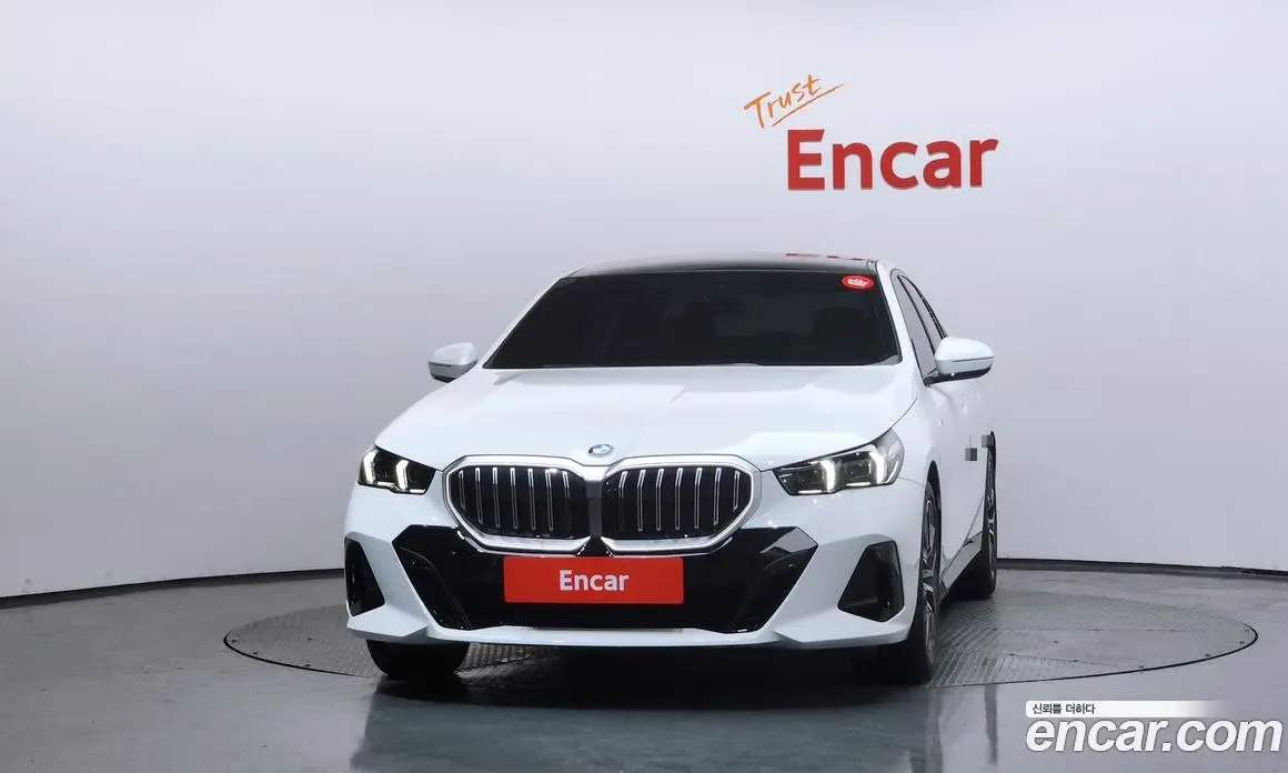 BMW 5 серия 2025 2.0 автомат (гидро), фото 3