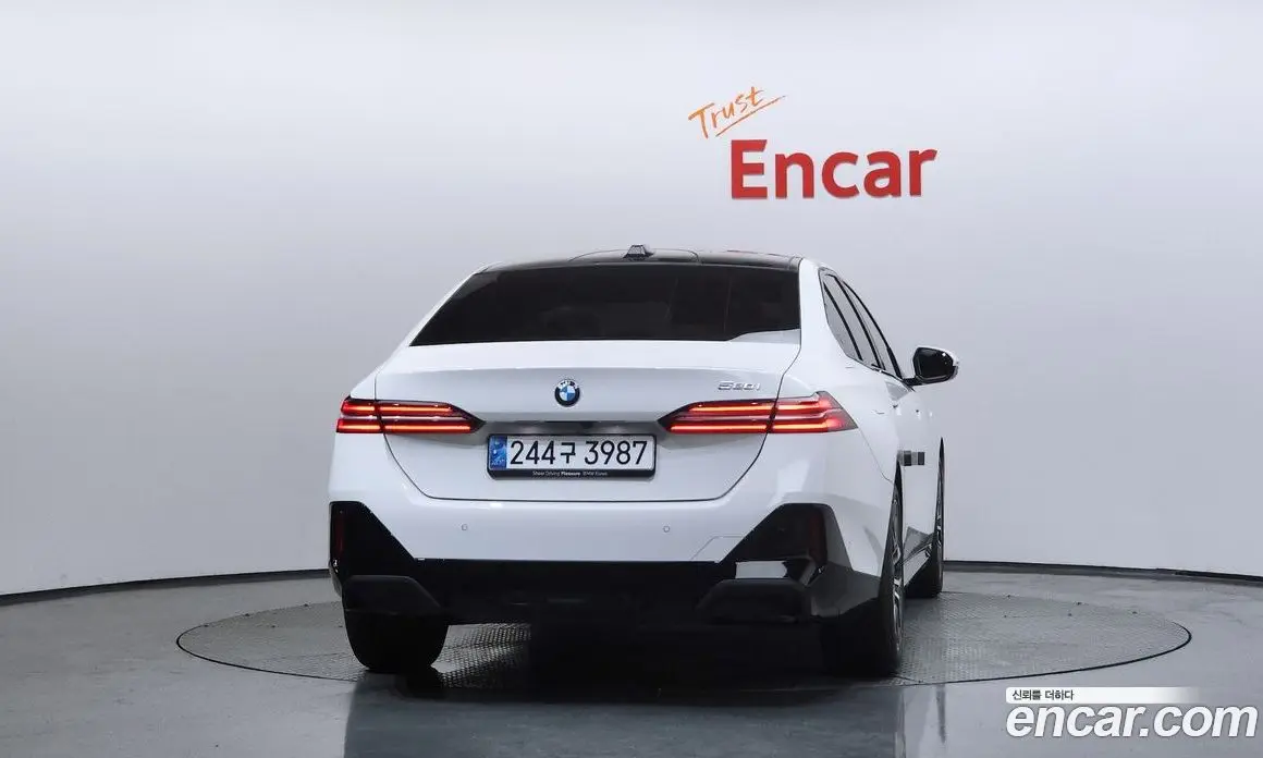 BMW 5 серия 2025 2.0 автомат (гидро), фото 4