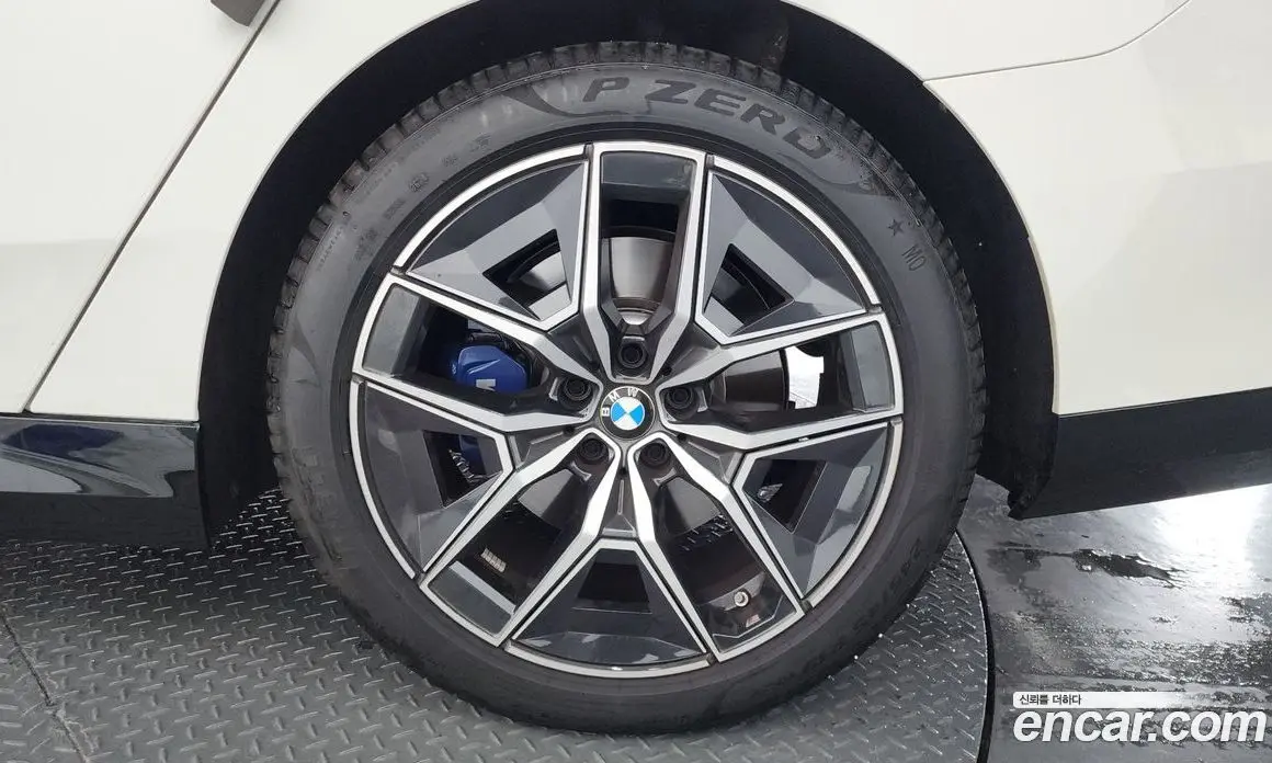 BMW 5 серия 2025 2.0 автомат (гидро), фото 7