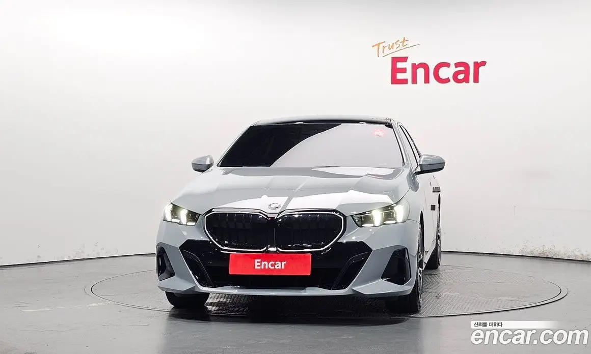 BMW 5 серия 2025 2.0 автомат (гидро), фото 3