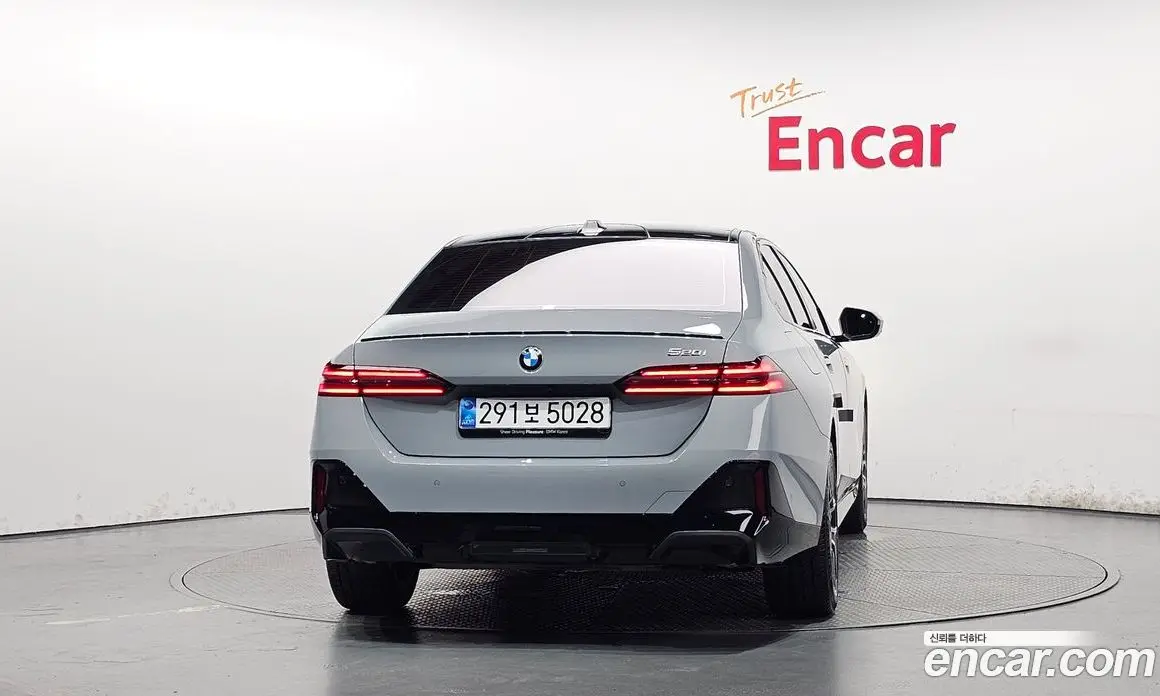 BMW 5 серия 2025 2.0 автомат (гидро), фото 4