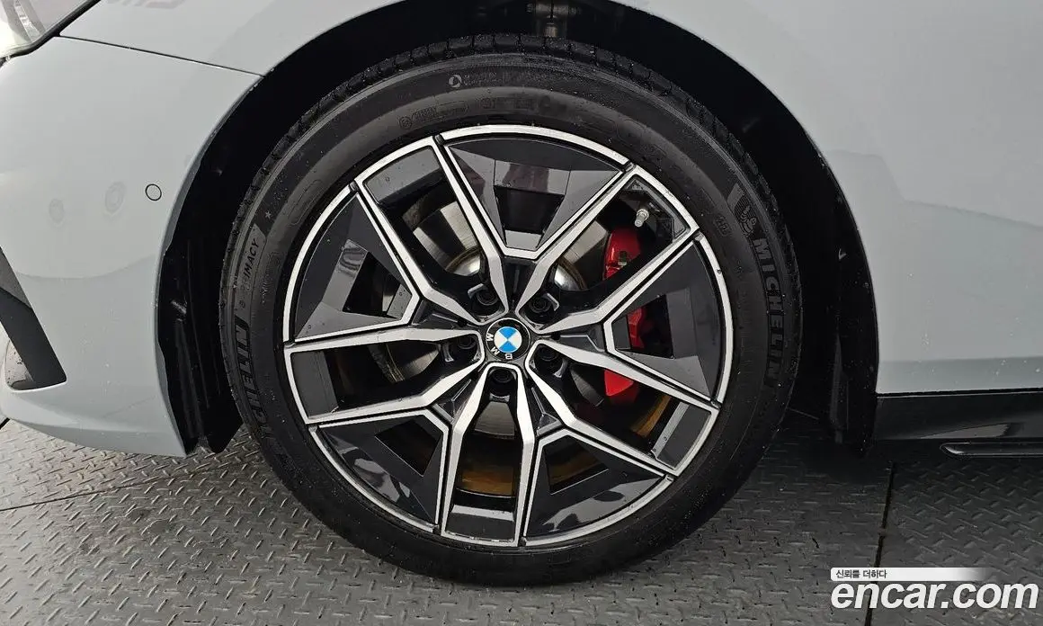 BMW 5 серия 2025 2.0 автомат (гидро), фото 5