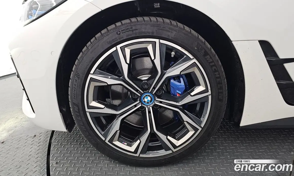BMW i4 2024 0.2 автомат (гидро), фото 5